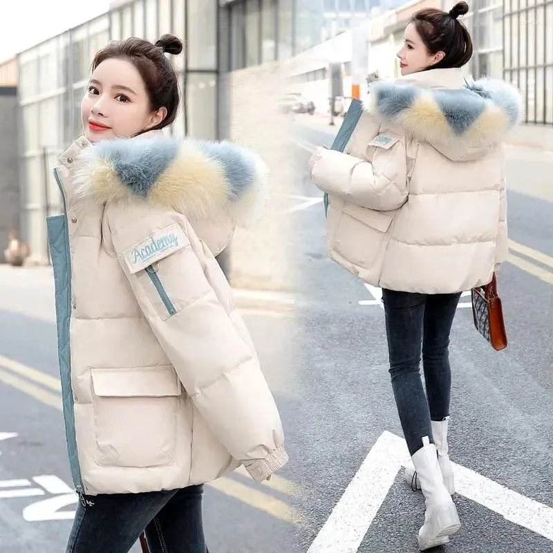Trenchs de femmes manteaux de coton vestes version coréenne lâche capuche courte parkas 2024 col de fourrure d'hiver épais vêtements rembourrés chauds