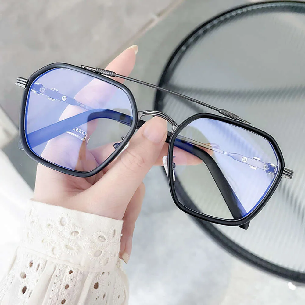 2024 Luksusowe projektant okulary przeciwsłoneczne dla kobiet Chromy okulary Ramki męskie nowa moda popularna metalowa płaska rama okulisty rama unisex okulary yi66