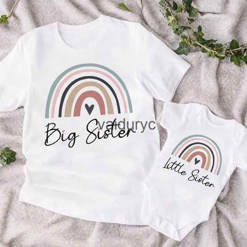 Aile Eşleşen Kıyafetler Büyük Kardeş Küçük Kardeş Çocuklar Tshirt Kız Kardeş T-Shirt Bebek Bodysuit Ablam Küçük Kız Kardeş Tee Sesli Giysileri H240508