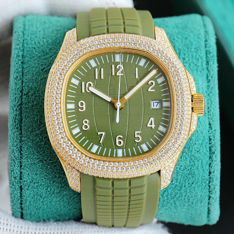 Diamond Mens Watch Cal.324 Automatisk lindningsrörelse 40mm Sapphire Womans Luxury Watch Classic Gift Business Designer Waterproof Luxes Rubber Strap