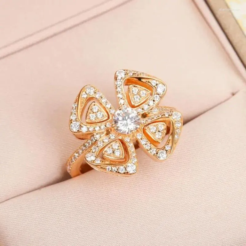 Cluster Ringe Europa Amerika Berühmte Designer Schmuck Rose Gold Silber Blume Kristall Diamant Luxus Ring Frauen Feine Marke Trend