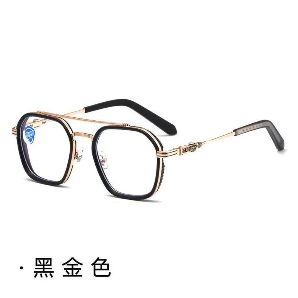 2024 Luxury Designer CH Solglasögon för män Kvinnor Kromar Glasögon Ramar Ultra Flat Myopia Stor Fashion Pure Titanium Heart Eyeglass Frame Man Unisex Eyewear T6ol