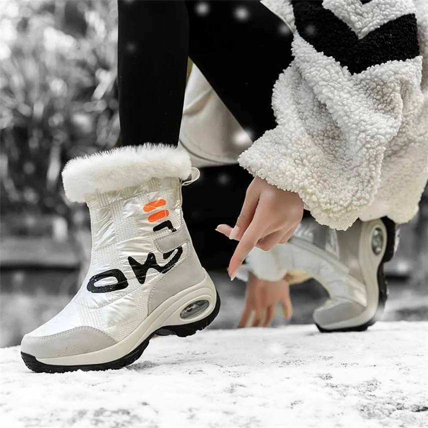 Buty śniegowe kostki bota botki platformowe dla kobiet buty zimowe obcasowe kobiety z futrzanymi obcasami 230922
