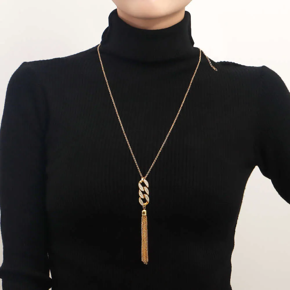 Bijoux : nouveau collier à pampilles en diamant en forme de 8 pour l'automne et l'hiver. Décoration : chaîne de pull avec une sensation de haute qualité pour les femmes.