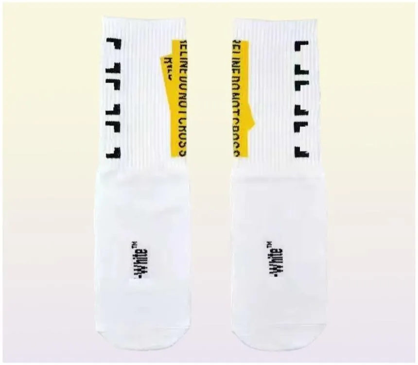 Men039S SOCKS DESIGNER OFF Fashion Mens Streetwear Women Men High Quality Cotton AllMatch Arrowxxx Printing Black W4968372