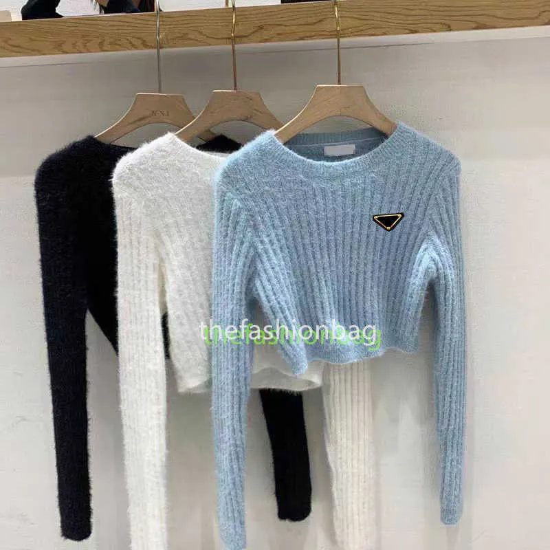 22SS 여성 스웨터 TURTLENCK 여성 스웨터 짧은 스타일 스웨트 셔츠 레이디 슬림 까마귀 점퍼 니트 셔츠 디자인 의류