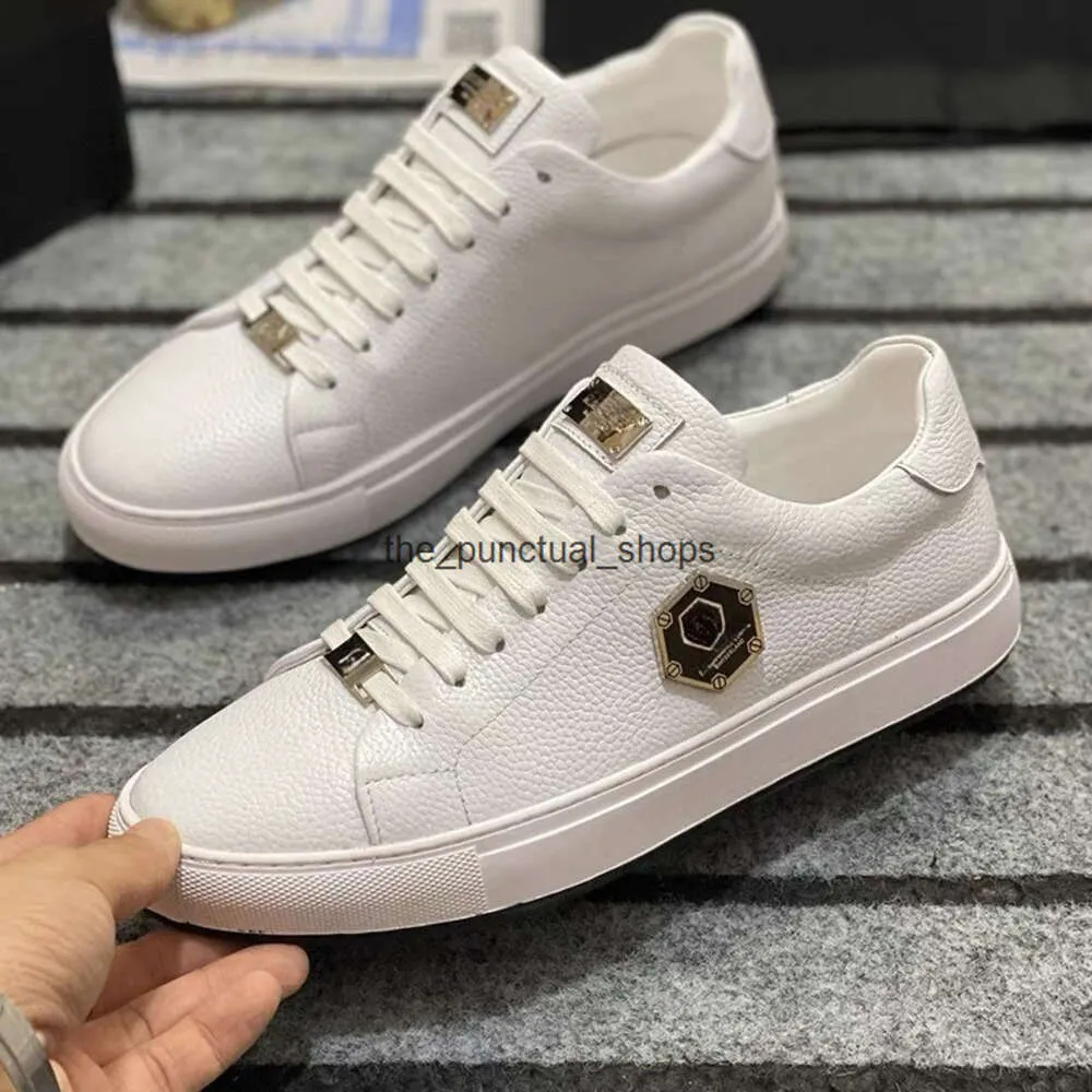 Роскошные мужские диверсионные туфли Scarpe Plein Solid Color Low Top Fashion Metal Metal Designer Trainers Trainers Кожаные кружевные туфли