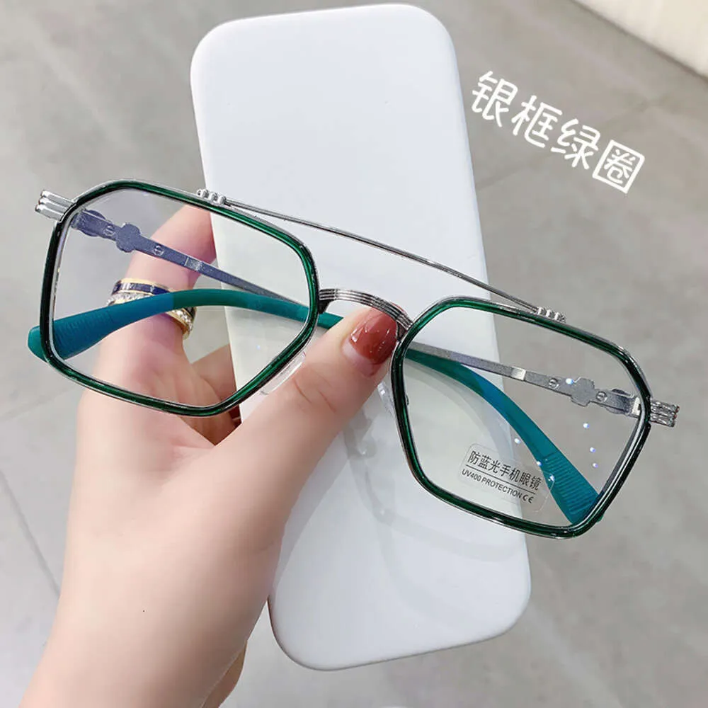 2024 Luxus-Designer-CH-Sonnenbrille für Damen, verchromt, Brillengestelle, Herren, neue Metall-Flachlinse, beliebt ausgestattet, Myopie, Herz-Brillengestell, Brillen 1LX2