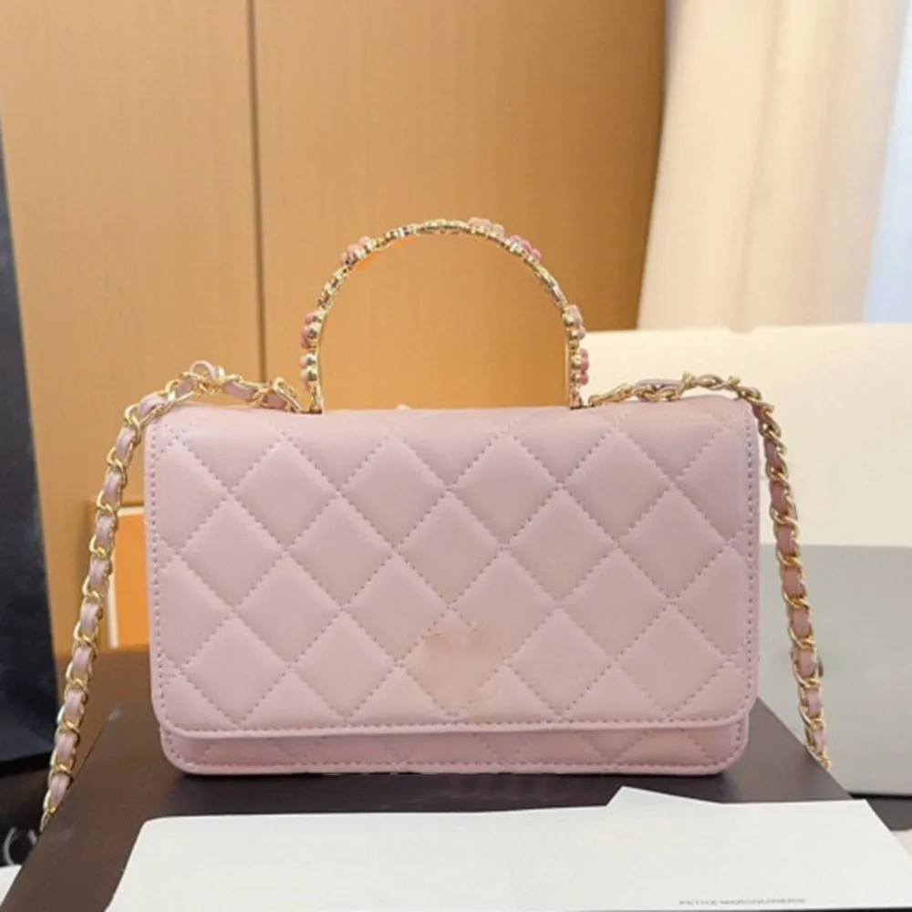 Designer Schulter Fur Frauen Modische Kette Casual Crossbody Flower Griff Schaffell Neue Stars Bags Klassische Handtaschen Festival Geschenke Damen Mini Tasche Von 86 47 DHgate