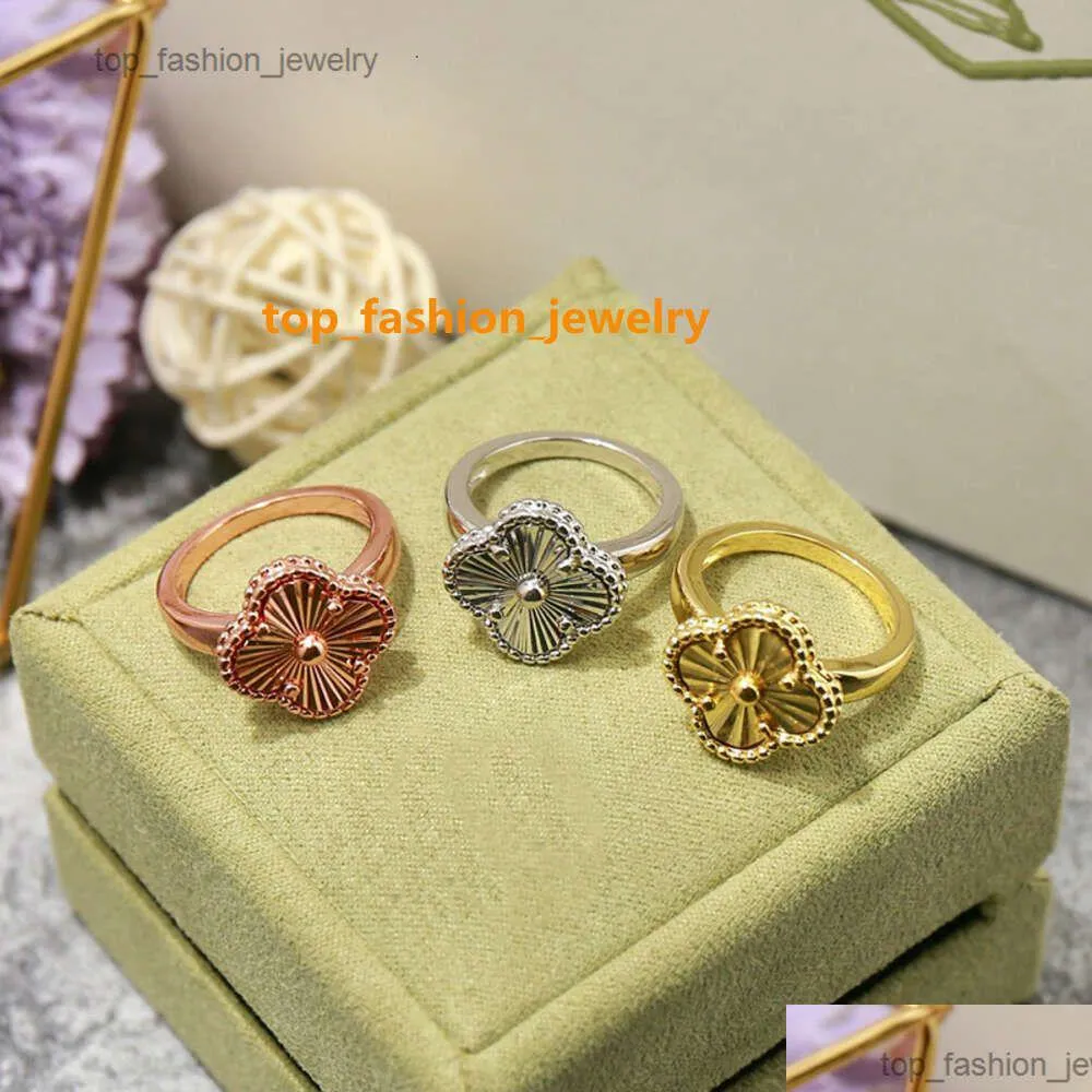 Four Leaf Clover Ring Natural Shell Gemstone Gold Flated 여성 디자이너 T0P 최고 카운터 품질 고급 클래식 스타일 Gi Dhijn