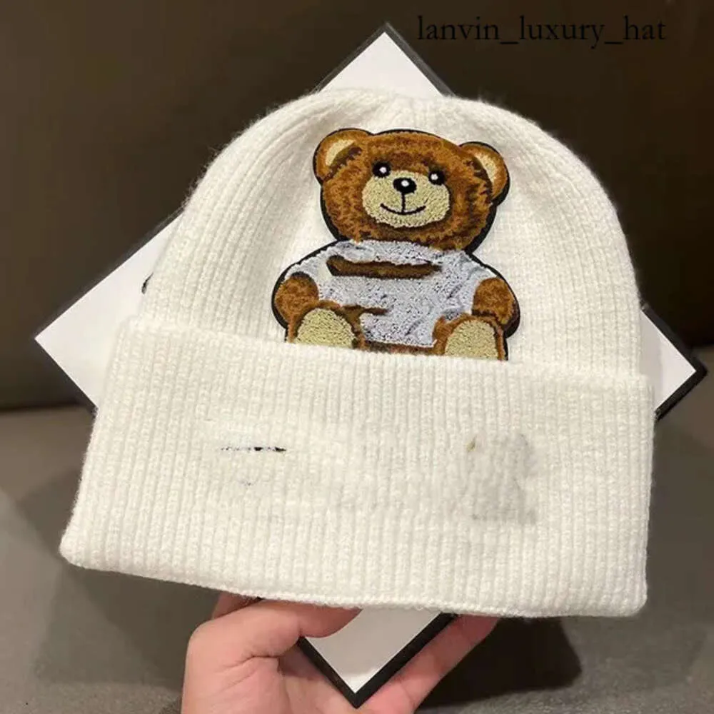 Moschino Women Hat HQ20 Bear Embroidery Knit Cuffed Beanie Winter Moschinos Hat Autumn Summer New Style Moschino Women Warm Cap White Fox Hats 978