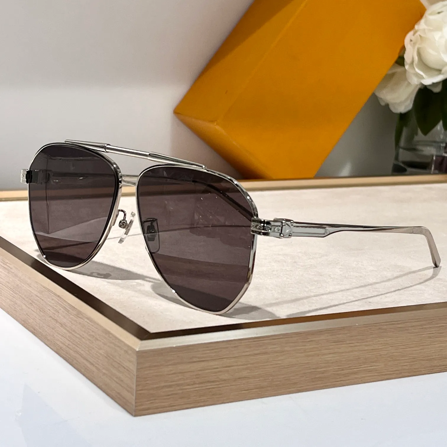 Klassieke Zonnebrillen Heren Dames Designer 2062 Mode Zomer High Street Outdoor Stijl Anti-Ultraviolet Retro Plaat Metaal Ovaal Frame CR39 Populariteit Willekeurige Doos