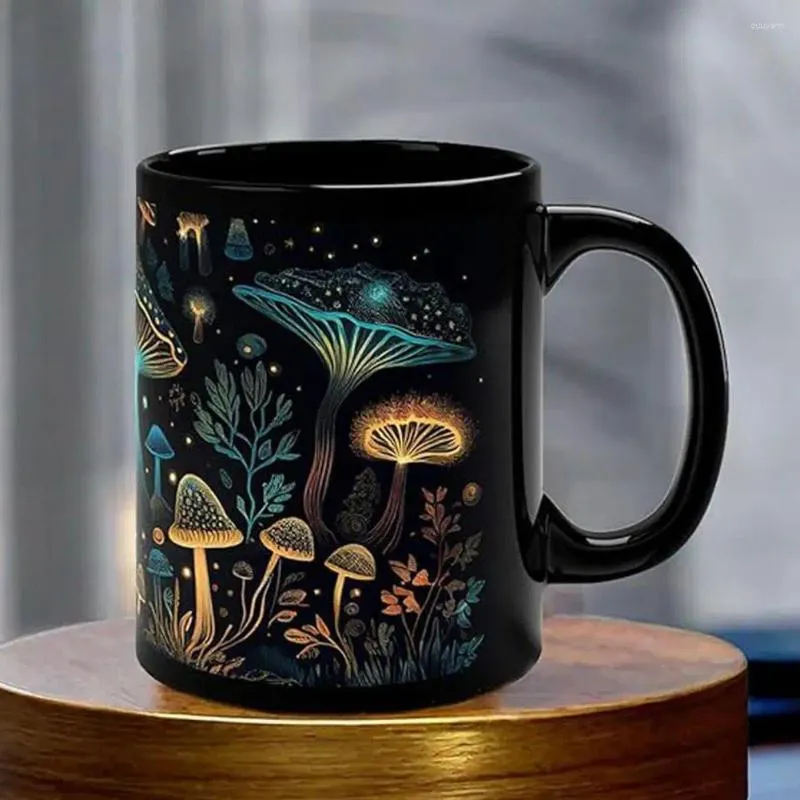 Bouteilles d'eau mignonne tasse en céramique noir 350 ml de champignon café avec poignée de poignée résistante à la chaleur pour le thé