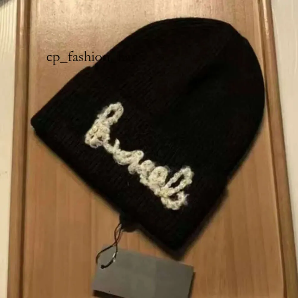 Beanie Hat Diseñador de invierno Sombreros de cubo Marca CH Warm Curlywigs Cap Bonnet Gorras para hombre Hombres Mujeres Letra CC Hembra de punto Damas Niño Niña Sombrero de lana UXK0 8996