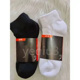 Mens Socks Women High Quality Cotton All-match Classic Ankle Letter Breathable Black and White Football Basketball Sports Sock Wholesale Uniform Size Christmas 47u