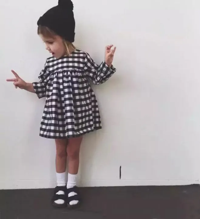 INS vendre nouvelle fille à manches longues robe bébé vêtements noir blanc plaid coton tutu robe de princesse pour girls2719289