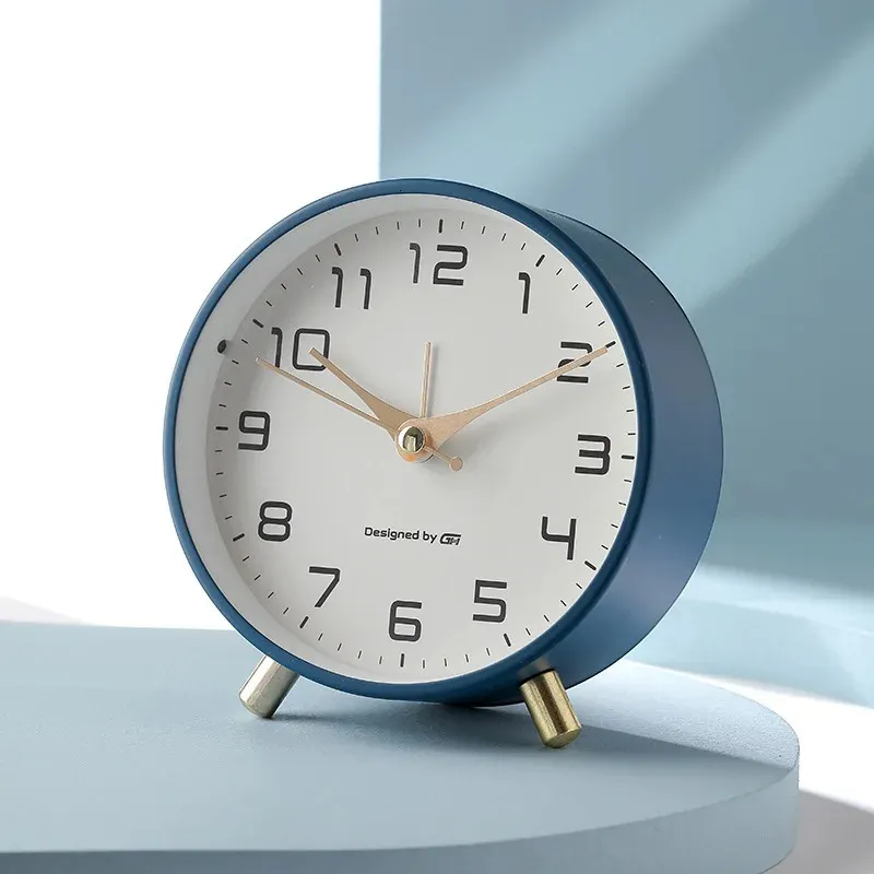 Nordic Luxury Alarm Clock Mute Children's Student Desk Table Clock Bedroom Study Room Simple Frosted Metal Clock 240116