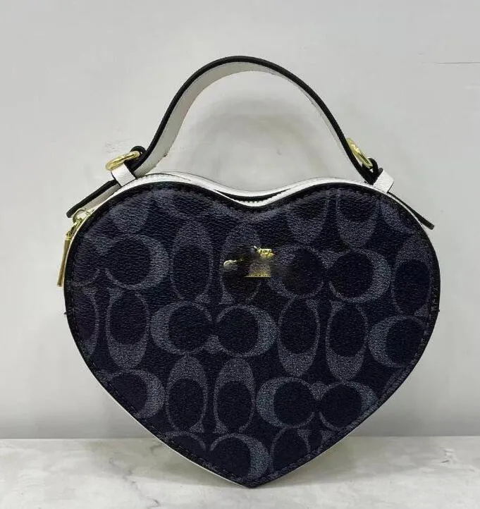 luxury designer handbag New Fashion Classic Heart shaped Bag Pattern Handbag Wallets Coin Purses