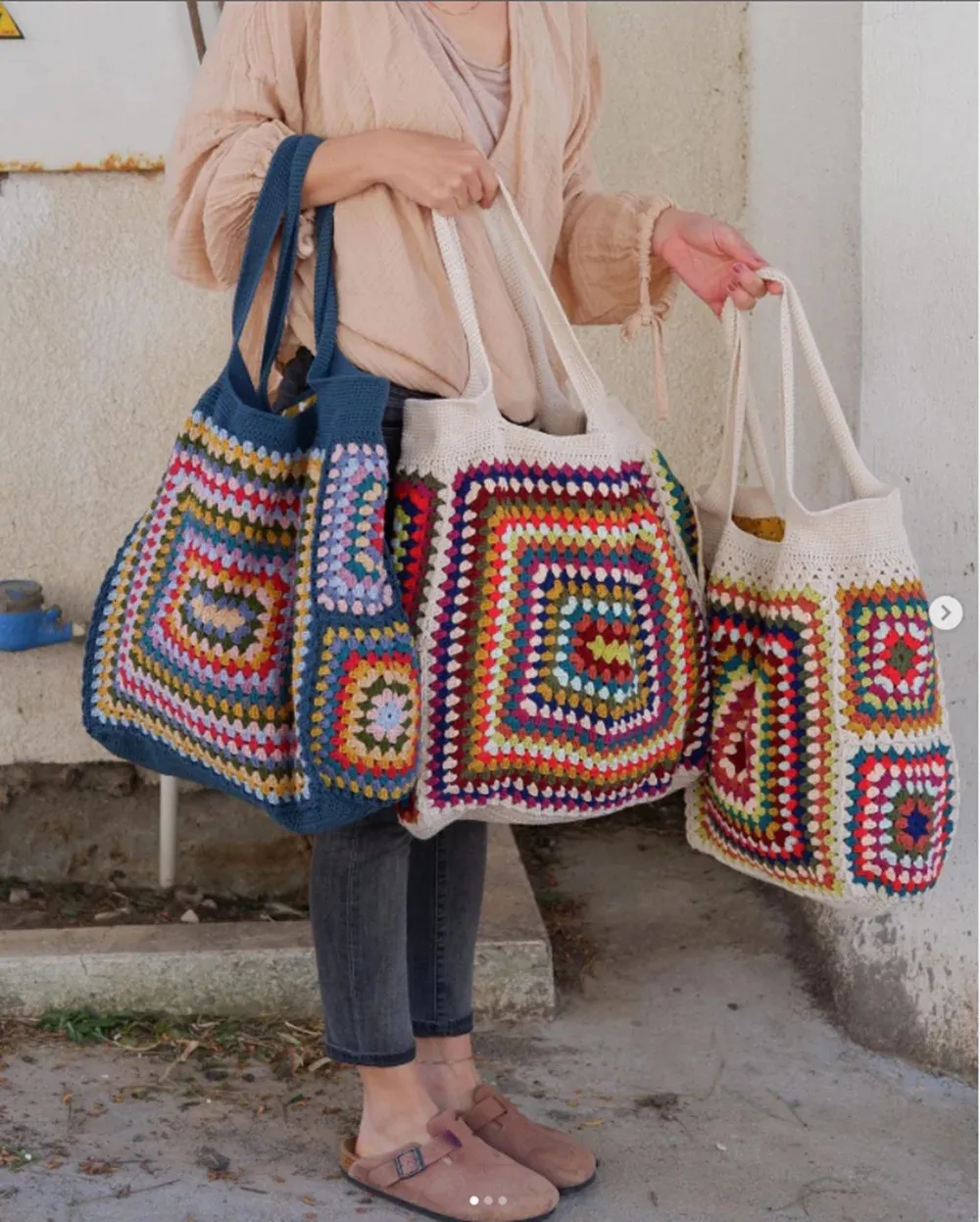 DHgate.com:Colorful Granny Square Crochet Tote Bag