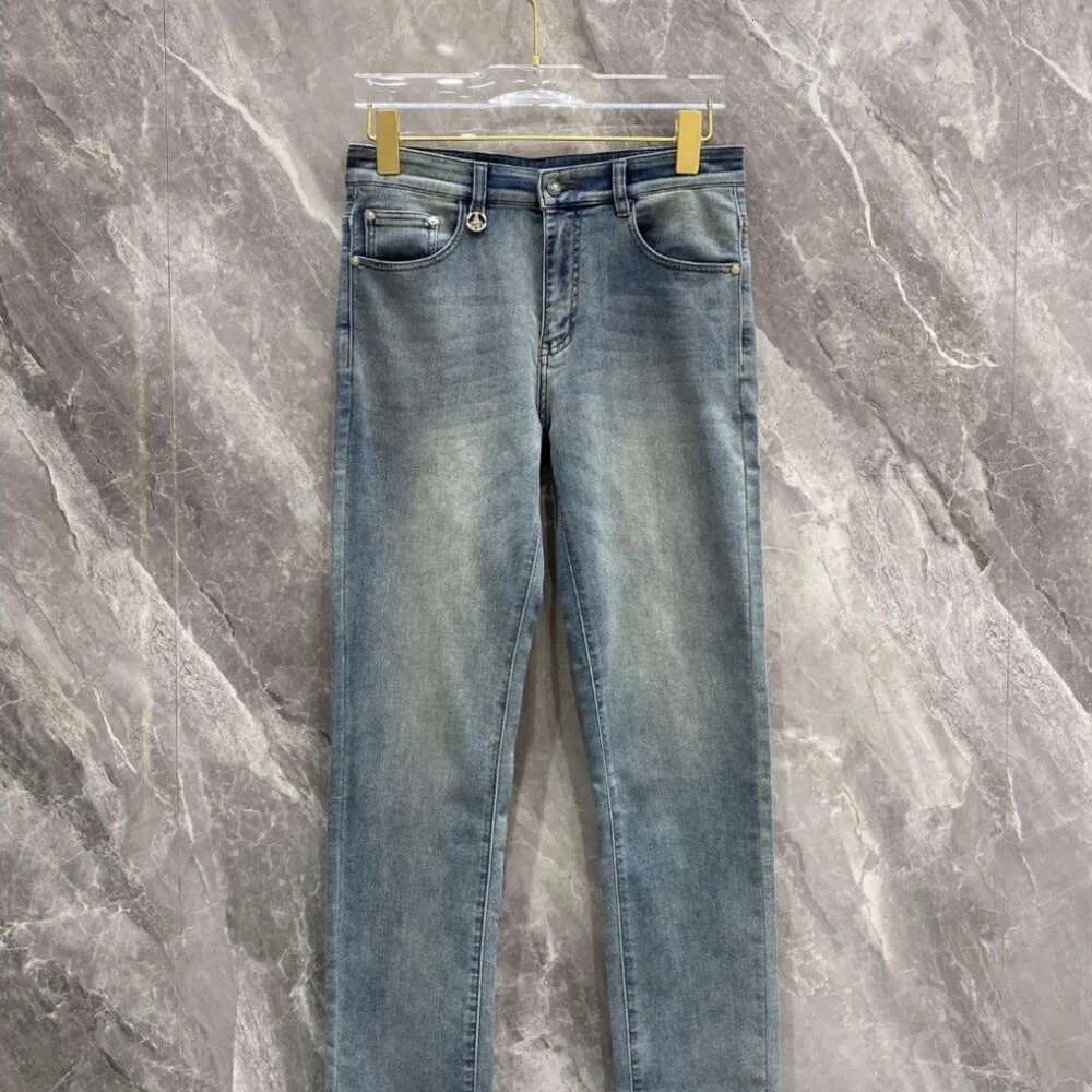 Herren-Jeans, Designer-Jeans, Herren-Damenmode, Metall, Dreieck, Logo, Buchstaben, Grafik, Hose, klassische Trend-Hosen, lockere Denim-Jeans mit geradem Bein