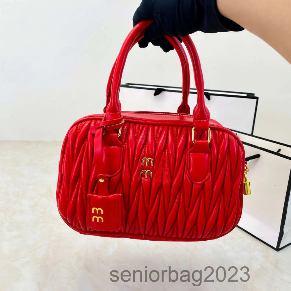 Designer Mui Mui Bowl Bolsa Bolsa Praia Crossbody A Tote Bolsa De Ombro Luxo Moda Homem Mulher Vermelho Plissado Couro Messenger Maquiagem Viagem Miui Miui Bag