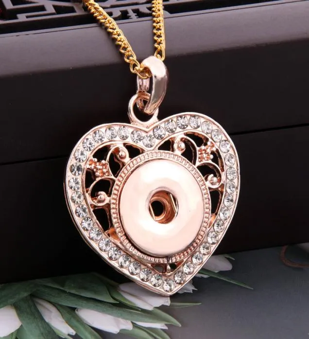 Collane con ciondolo 2022 Oro rosa a forma di cuore con strass Bottoni a pressione Collana adatta fai da te Zenzero Charms 18mm Bottone Gioielli Regali1966023