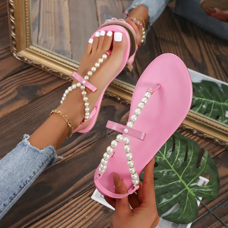 Nya sommarkvinnor Flat Bottom Pinch Toe Pearl Beaded Women's Sandals Plus Size Women's Flip Sandals Fashion Beach Pink Shoes 240117