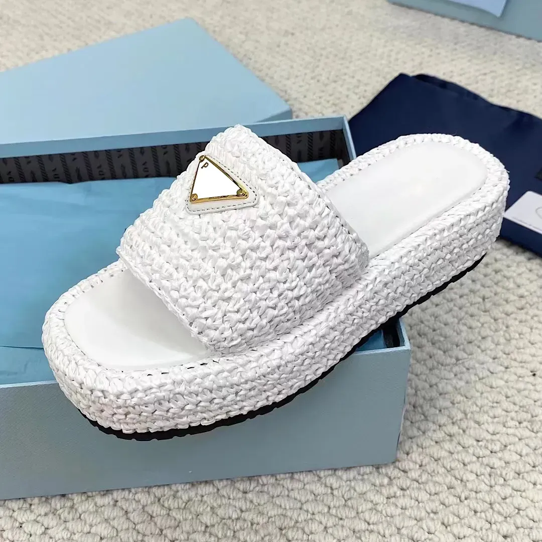 Designer Straw weave sandal designer Shoe man White Raffias sandale luxury triangle Slipper Buckle slides Slippers Womens Summer platform Crochet Slide