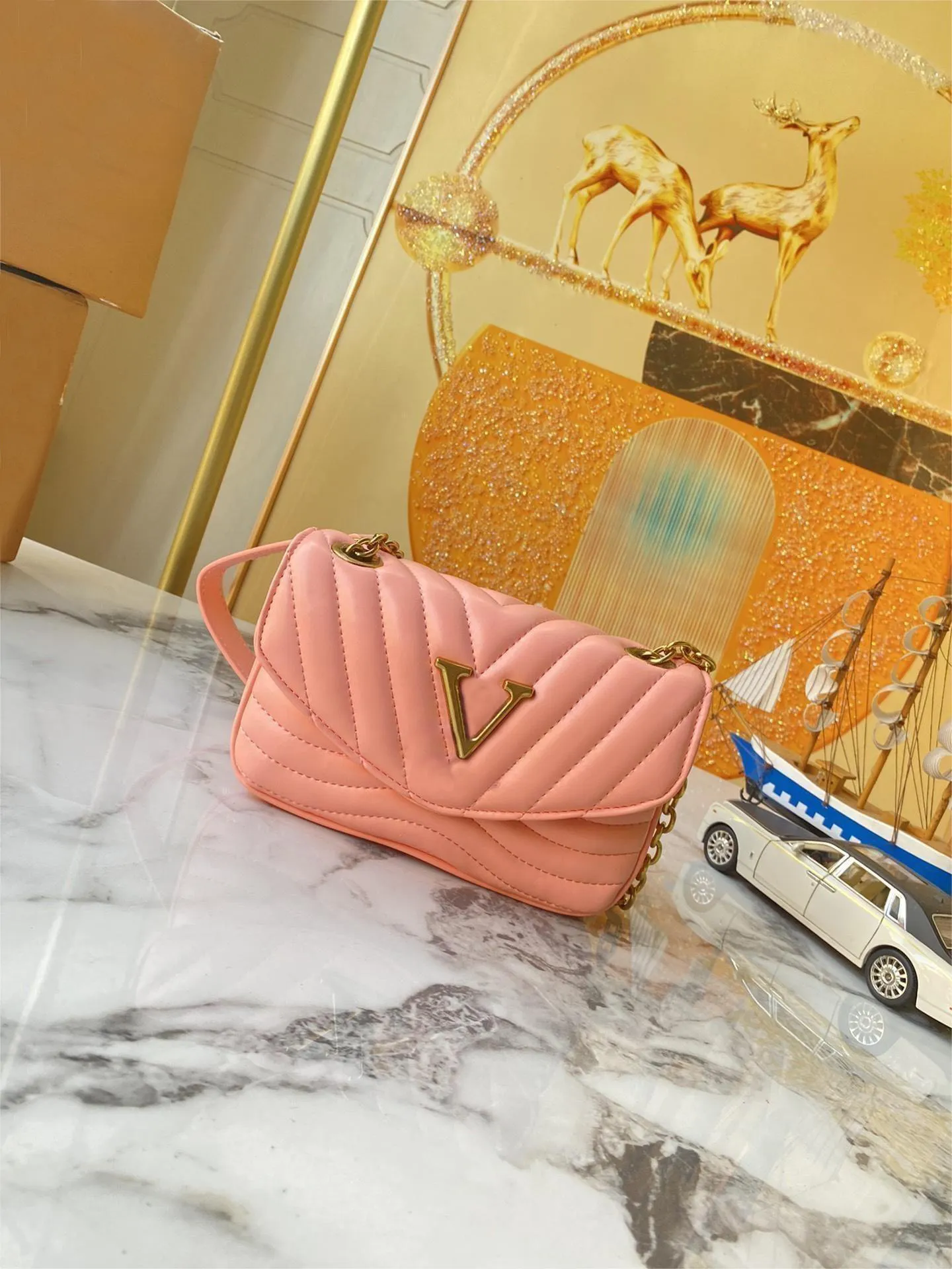 DHgate.com:10A Luxury Designer Leather Handbag: Versatile