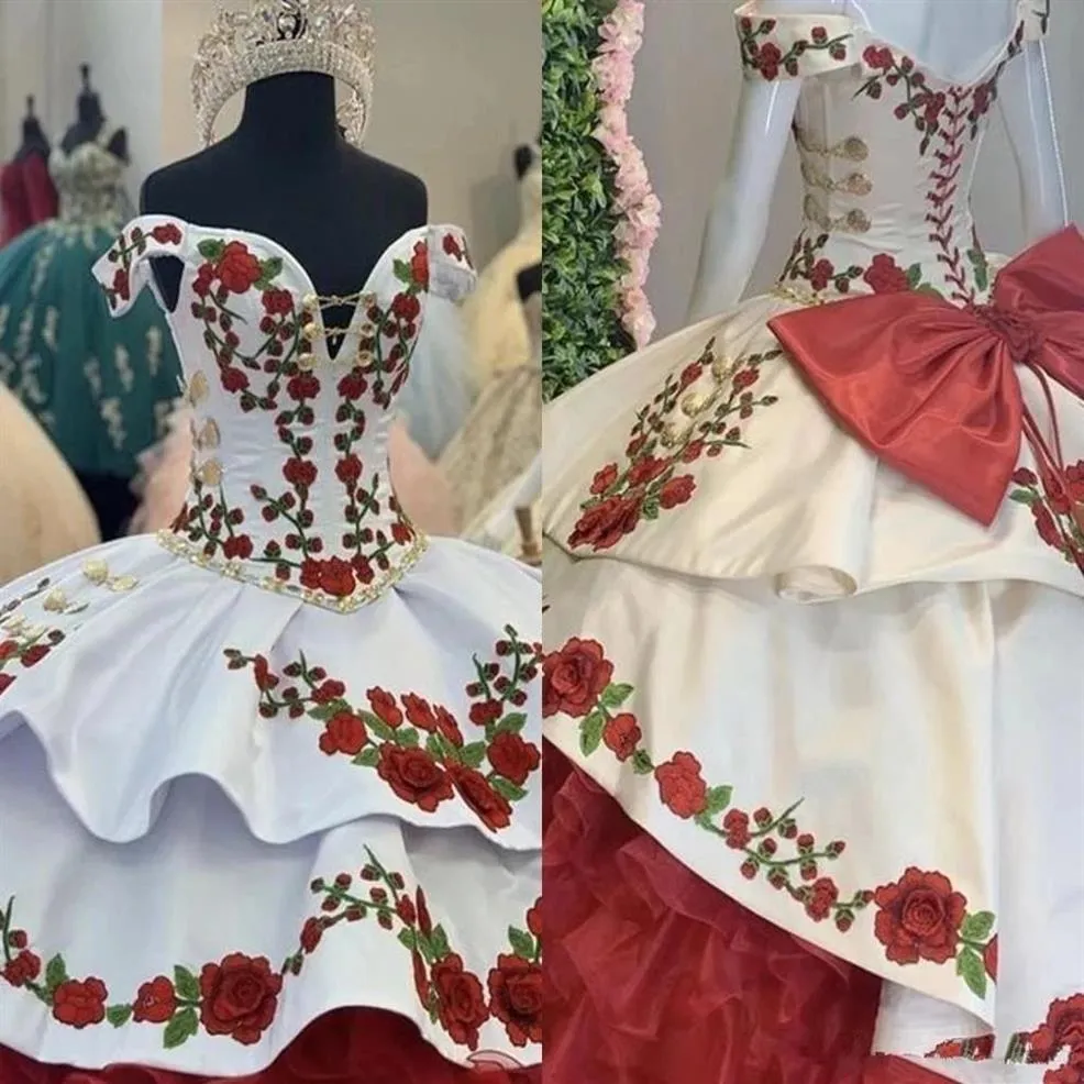 2022花の刺繍Quinceanera Dresses Charro Off Offern The Shallro Bow Tiered Satin Ball Gown Prom Dress 7年生の甘い15ドレス247E