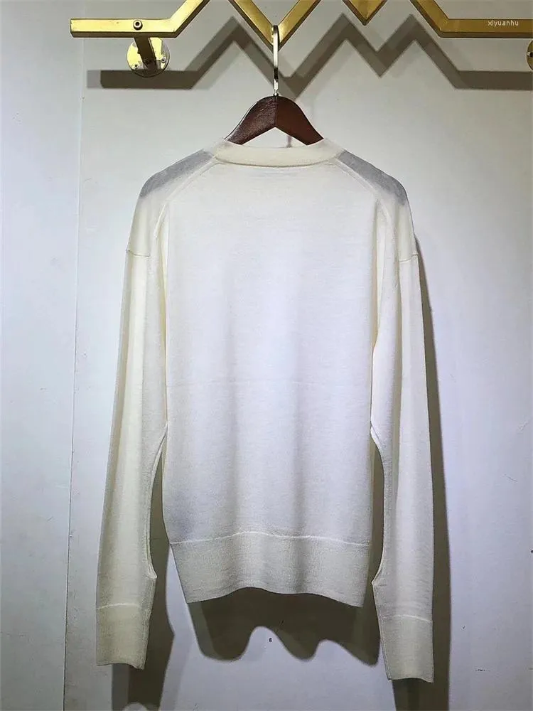 女性のセーター女性丸いネックニットセーターレッドまたは白い長袖2024春のシンプルなカジュアルメスプルオーバートップ