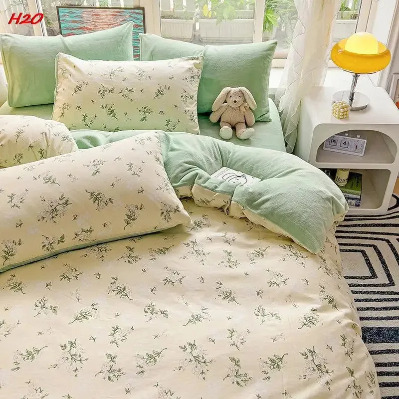 Ensemble de draps de lit quatre pièces A côté tout coton B côté lait velours maison Textile hiver chaleur gardant coton peluche ajout ensemble literie 240117