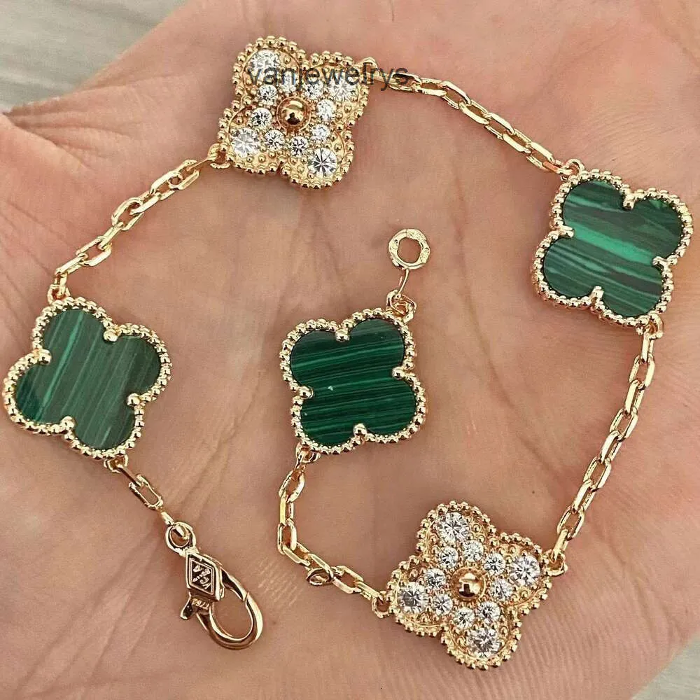 Van Jewelrys Bracelet Van Clover Bracelet Van Four Leaf Clover Designer Clef Cleef Bracelets bracelets de créateurs de luxe Bracelet Van Clover style de luxe léger nouveau fo