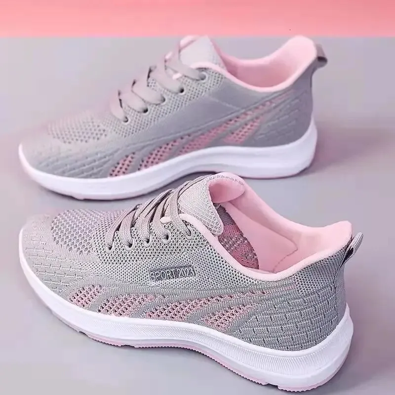 Running Ladies Sneakers respiráveis Summer Light Mesh Air Cushion Sports Sports Femininos Lactos de Treinamento 240117