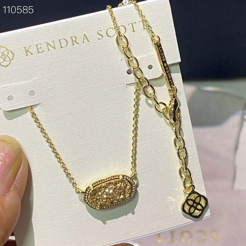 Designer Kendras Scotts Neclace Jewelry Singaporean Chain Elegance Oval Necklace K Halsband Kvinnlig krage Kedjekamkanalband som en gåva för älskare 2024 NYTT