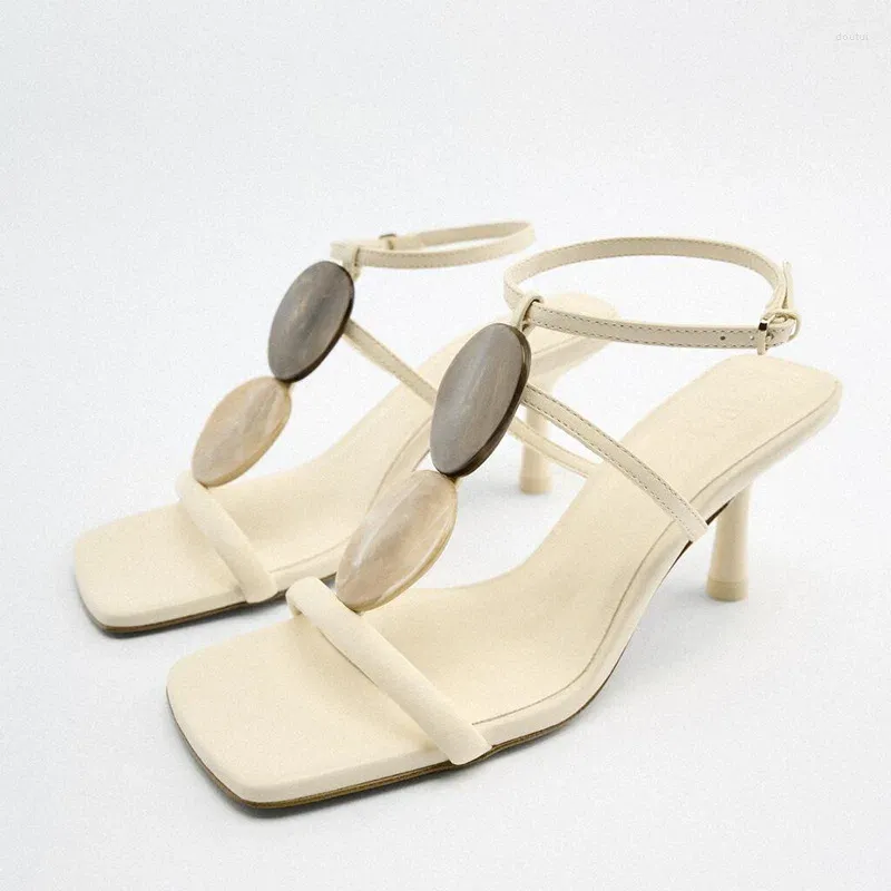 Klädskor solid färg damer stilettos vita bands sandaler tunna höga klackar sommar grunt kvinnor mode öppen tå zapatos mujer