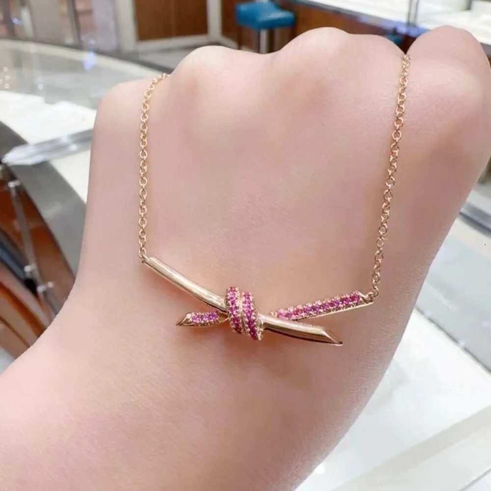 Necklace Edition V Gold T Pink Diamond Twisted Rope for Women 18K Rose Knot Bow Collar Chain 07T4