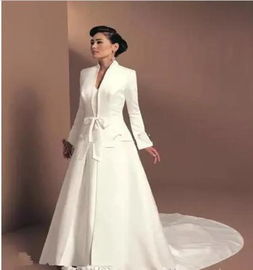 Accesorios de boda Chaqueta nupcial Capa Shaw Abrigo de invierno con tela satinada Longitud de catedral por encargo Mangas largas blancas Decorat8779354