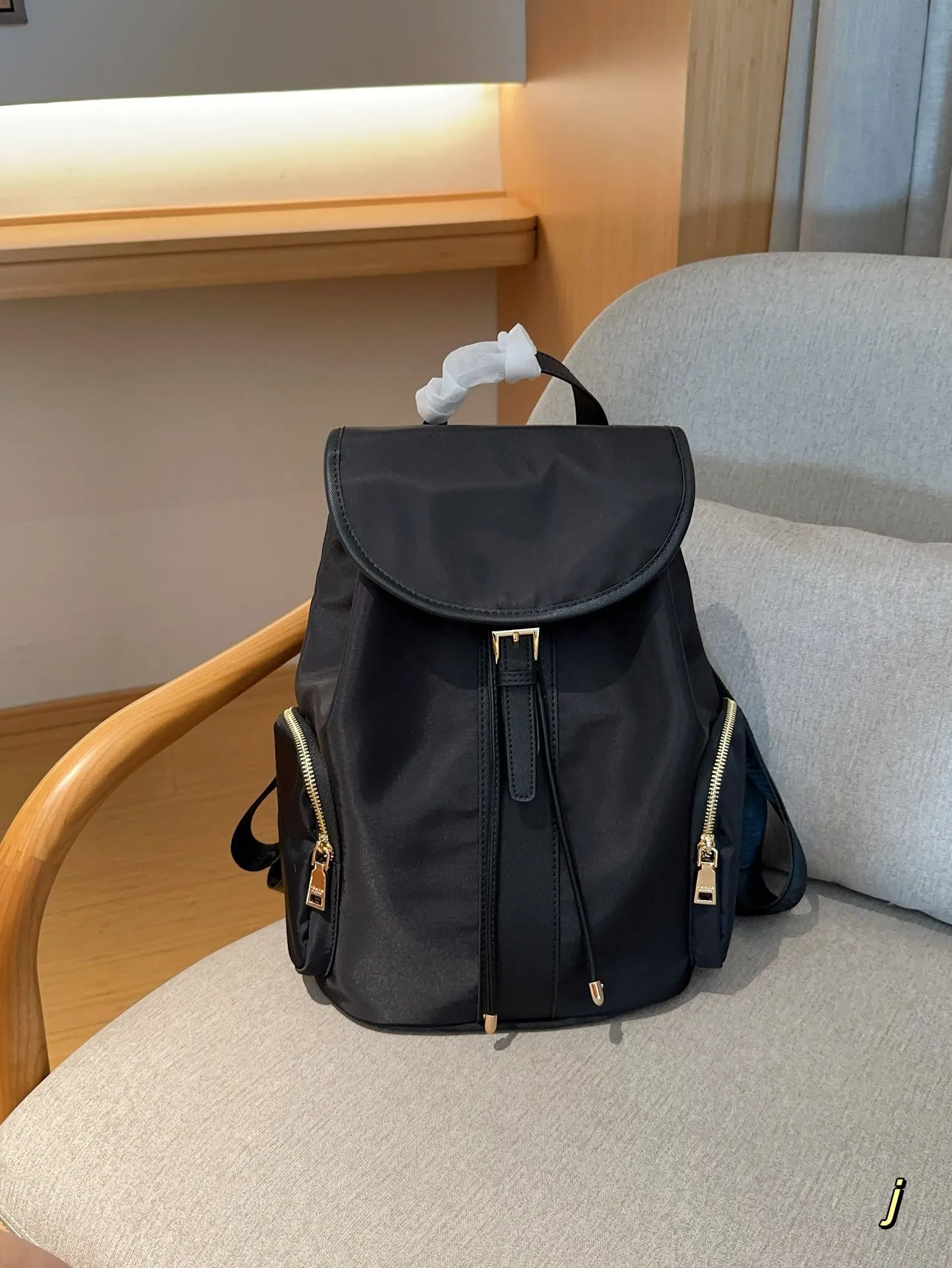 حقيبة ظهر مصممة على الظهر الكلاسيكية نايلون حقيبة ظهر للماء حقيبة أزياء للأزياء.