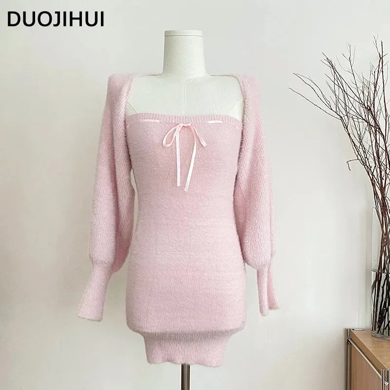 DUOJIHUI Tweedelige roze zoete damesjurken Koreaanse stijl breien zachte chique boog Canshoulder Blast pure kleur vrouwelijke mini-jurk 240117