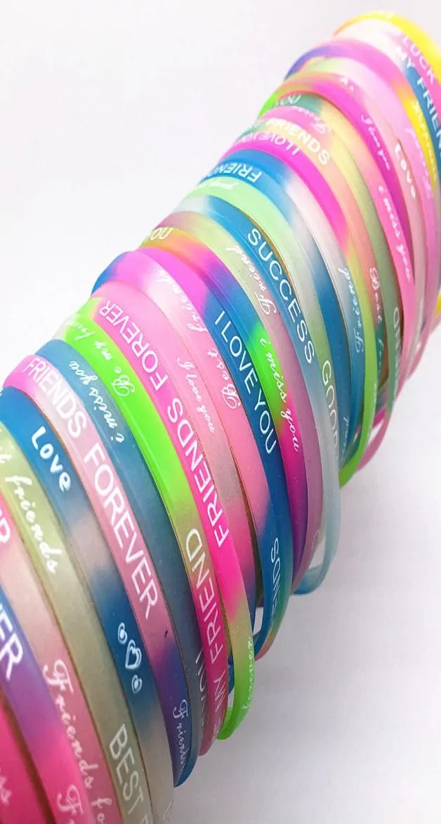 Cała masa partia 100pclot Naturalne silikonowe sportowe opaski Luminous Blow in the Dark Bangle Bracelets Mix Brand1371489