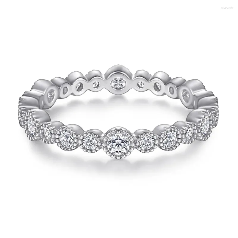 Bagues de cluster Tendance de la mode S925 Silver Incrusté 5A Zircon Round Full Diamond Ring