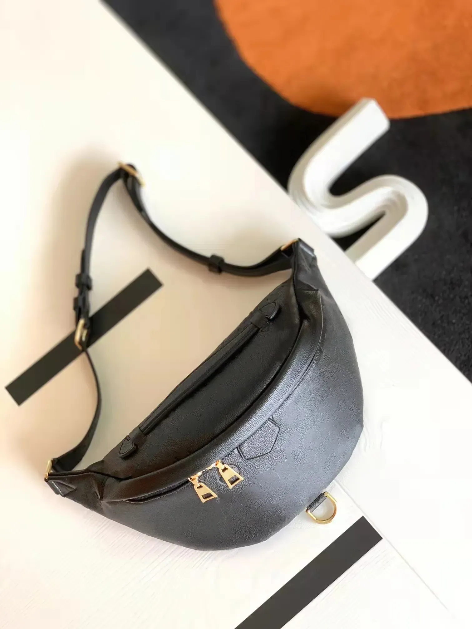 Designer Mens Leather Discovery Bumbag Crossbody Waist Chest Designer Mens Leather Discovery Bumbag Crossbody Waist Chest