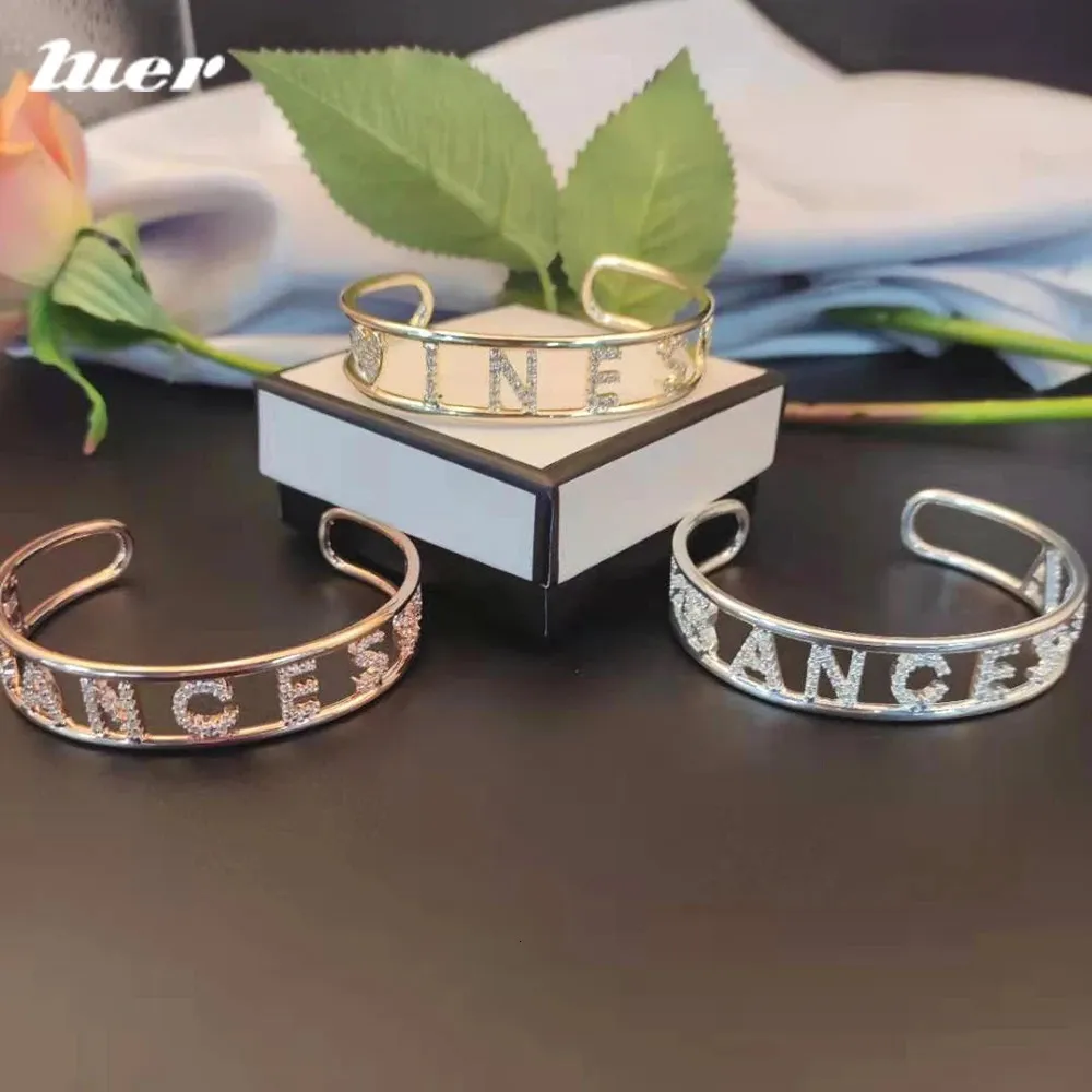 LUER-pulsera personalizada con nombre de letra, brazaletes personalizados, pulseras de acero inoxidable para hombres y mujeres, regalo con letras de cristal 240116