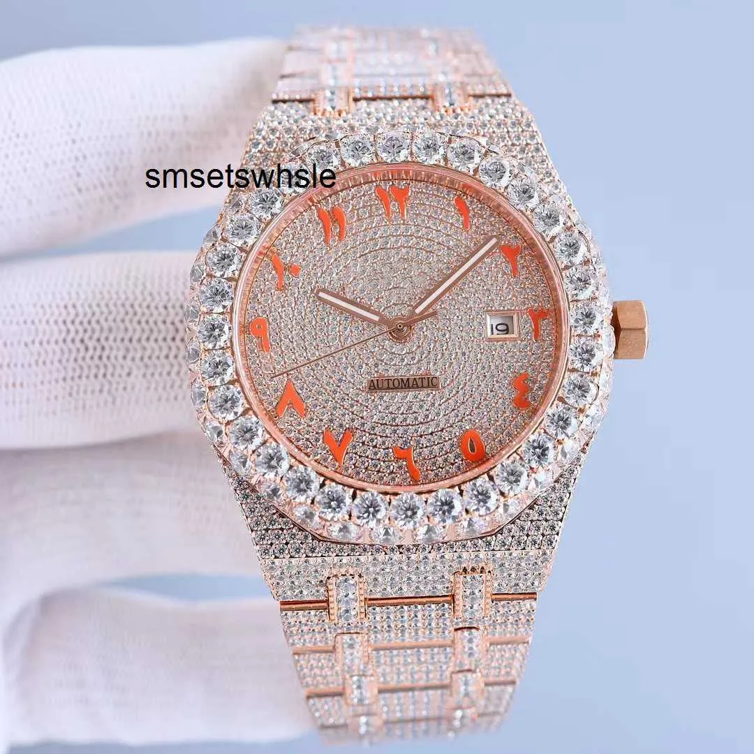 Relojes de diseño Reloj para hombre Movimiento de circonio mecánico automático Cristal de zafiro Banda de reloj de diamantes completo Diamante grande que vende nuevo