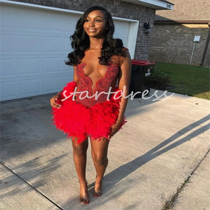 Luxury Red Diamond Rhinestone Prom Dress With Feather Gorgeous Mini Short Evening Dress For Black Women Sexy Sixteen Birthday Cocktail Dress Baddie Vestios Gala