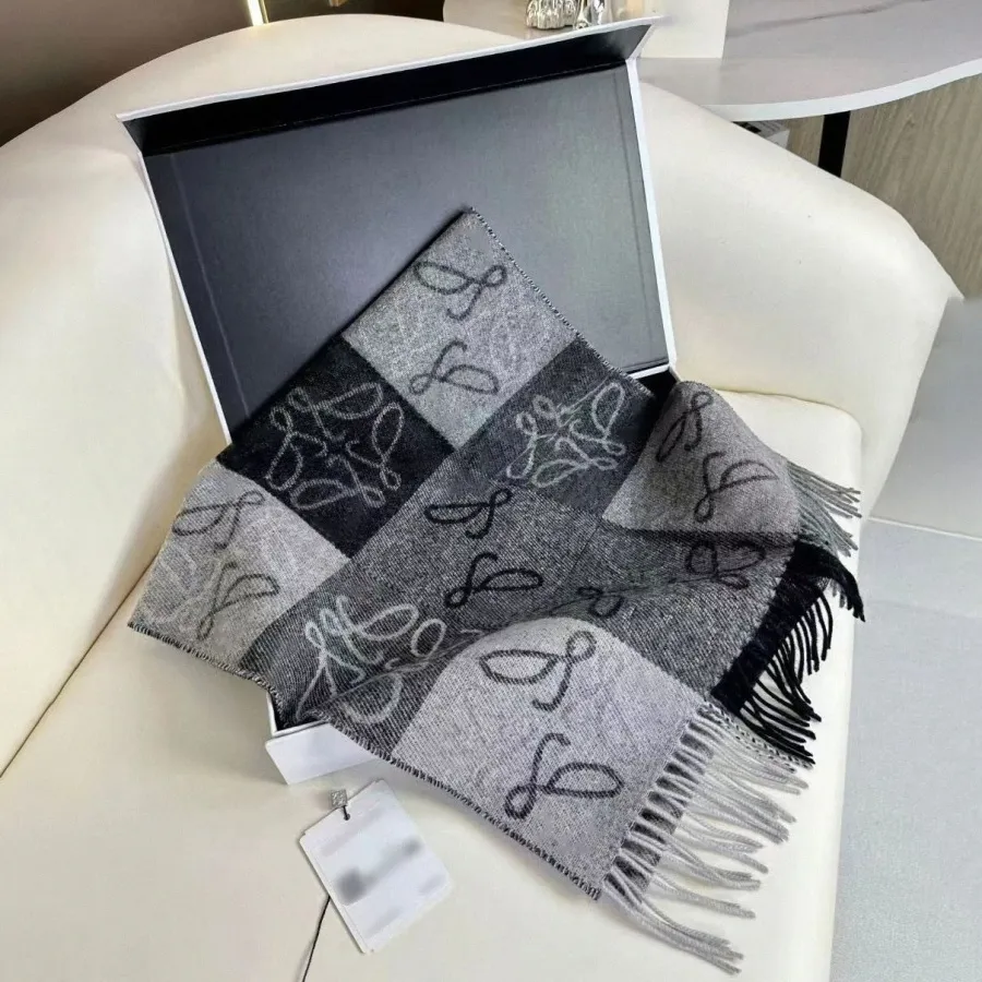 Luxury Womens Loewee Mens Scarf Scarves Cashmere For Women Scarfs Designer Men Shawl Echarpe Luxe Print Letter Fashion Y2J9#