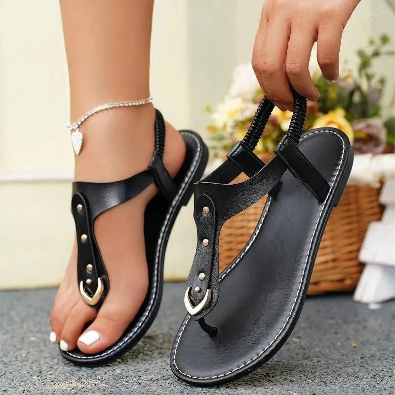 Sandaler kvinnliga skor till försäljning 2024 Summer Women's Outdoor Solid Concise Open Toe Chunky Heels Large Size Roman Thong