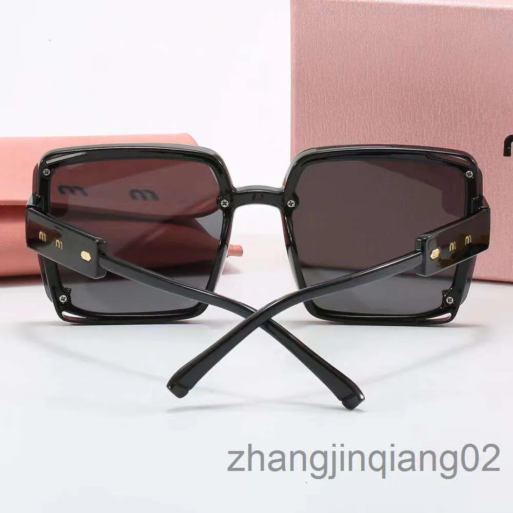 Designer Mui Mui Sunglasses Cycle Luxury Fashion Sports Polarize Miui Miui Sunglass Mens Womans Summer Winter Vintage Driving Beach Black Red Square Sun Glasses