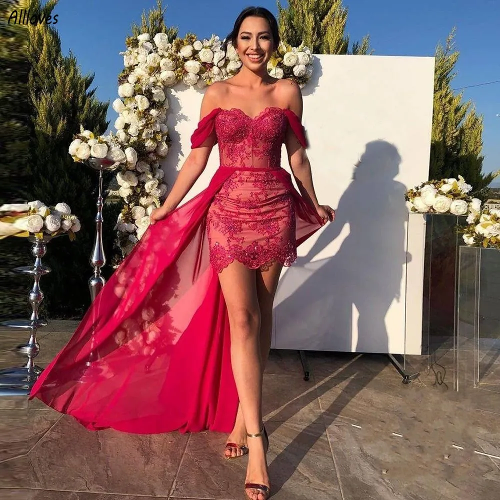 Robes de bal courtes sexy à épaules dénudées rose vif avec jupe en mousseline de soie détachable, gaine élégante en dentelle appliquée, mini robes de soirée de cocktail formelles CL3209